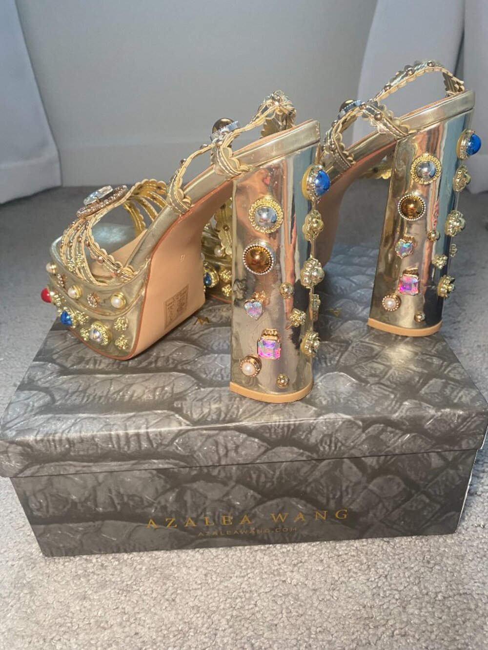 Azalea Wang Gold Jeweled Platform Heels Size 8 Embellished Rhinestone Sandals - Picture 3 of 9